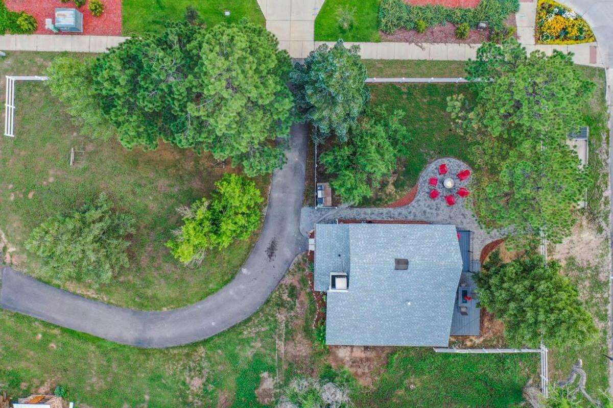 Old Farmhouse Downtown Monument Villa Exterior photo